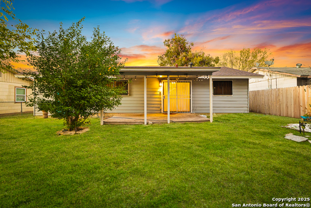 Listing photo id 23 for 1934 Duluth Dr