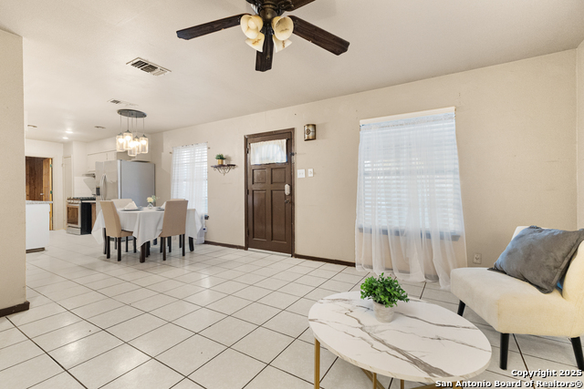 Listing photo id 7 for 1934 Duluth Dr