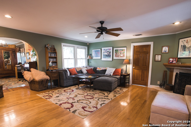 Listing photo id 22 for 7087 Dietz Elkhorn