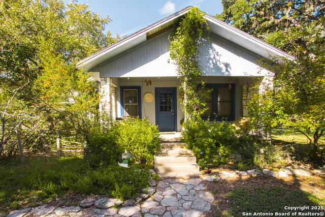 Listing photo id 1 for 7087 Dietz Elkhorn