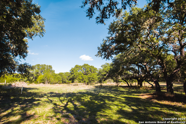 Listing photo id 4 for 7087 Dietz Elkhorn