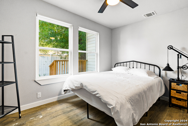 Image 10 of 15 For 118 Zavalla W