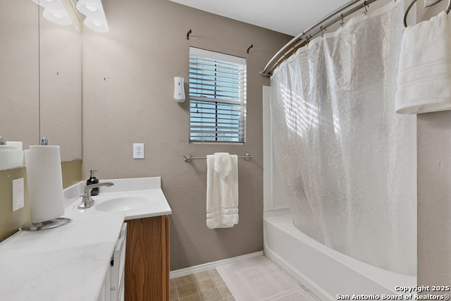 Image 23 of 35 For 24222 Waterwell Oaks