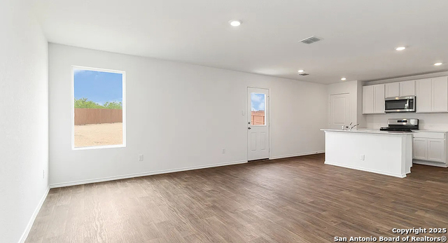 Image 8 of 21 For 14723 Childress