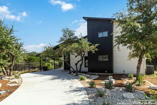 Image 3 of 61 For 2024 Ronda  