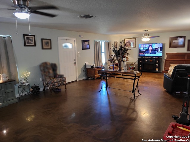 Image 25 of 48 For 226 Fm 1107