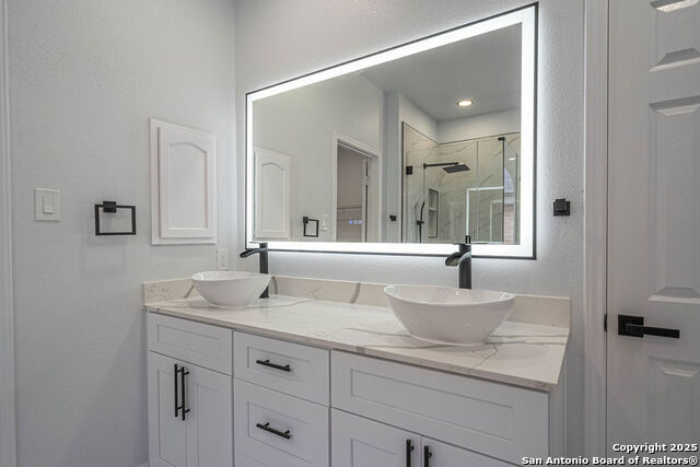 Image 18 of 39 For 519 Five Spot