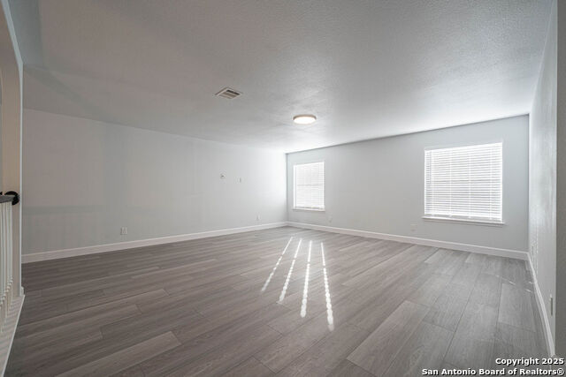 Image 25 of 39 For 519 Five Spot