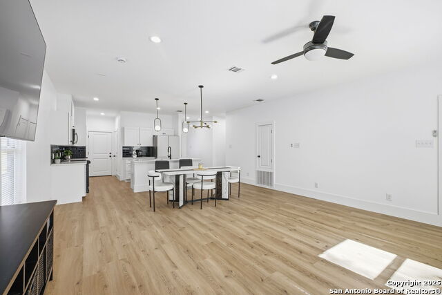 Image 15 of 33 For 918 Berlin Ave