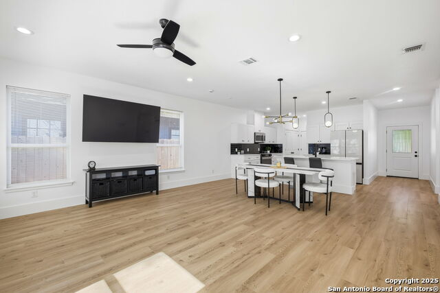 Image 16 of 33 For 918 Berlin Ave