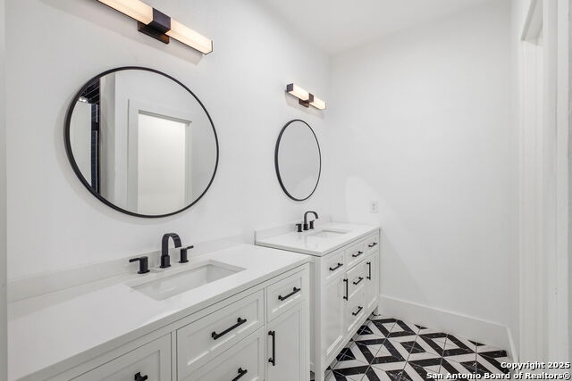 Image 21 of 33 For 918 Berlin Ave