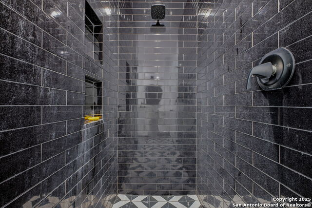 Image 23 of 33 For 918 Berlin Ave