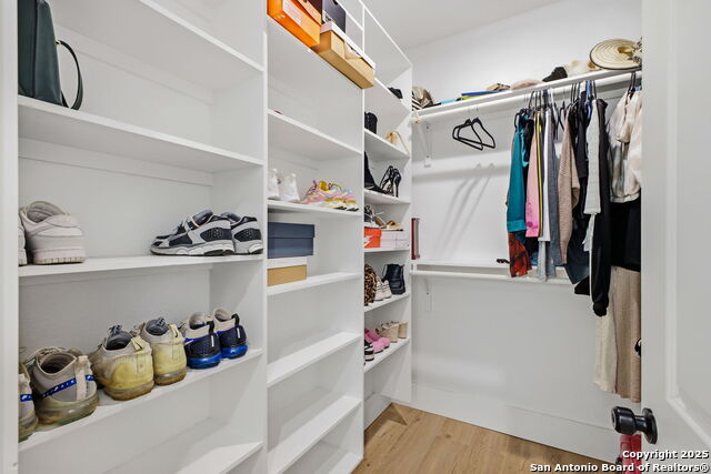 Image 24 of 33 For 918 Berlin Ave