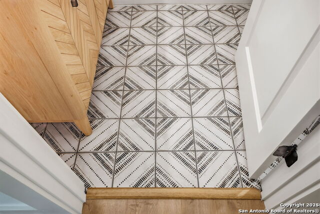 Image 26 of 33 For 918 Berlin Ave