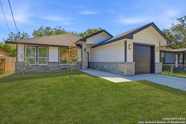 Image 4 of 33 For 918 Berlin Ave