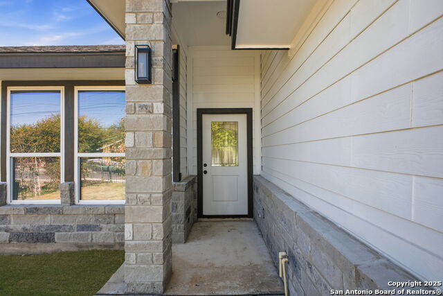 Image 6 of 33 For 918 Berlin Ave