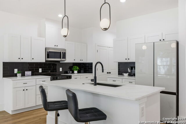 Image 8 of 33 For 918 Berlin Ave