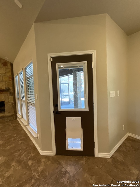 Image 18 of 82 For 117 Rosewood