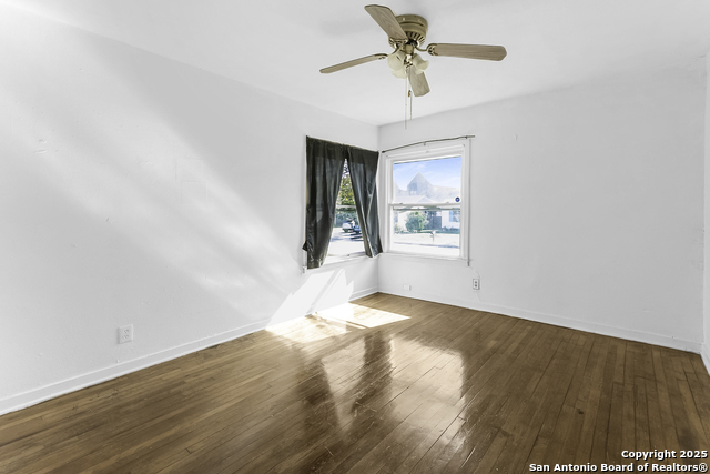 Image 18 of 27 For 139 Belfast  