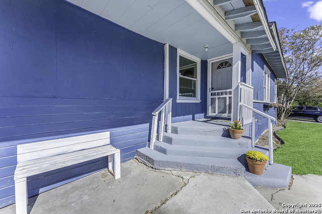 Image 2 of 27 For 139 Belfast  