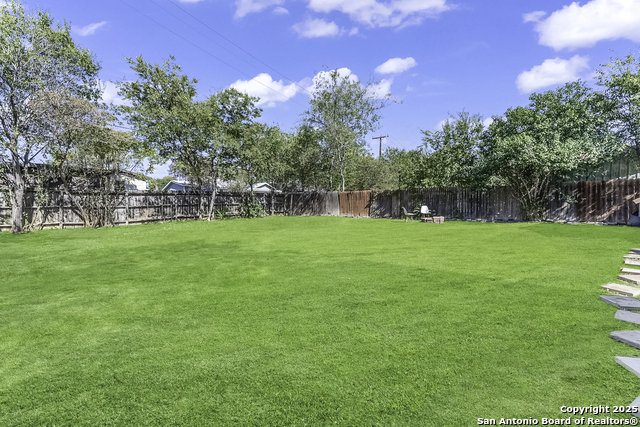 Image 26 of 27 For 139 Belfast  