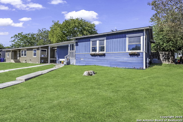 Image 4 of 27 For 139 Belfast  