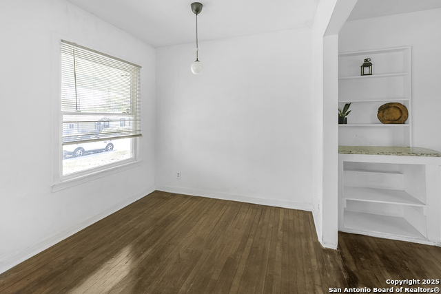 Image 8 of 27 For 139 Belfast  