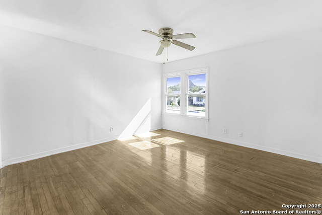 Image 9 of 27 For 139 Belfast  