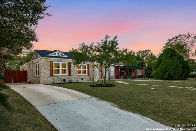 Image 2 of 27 For 170 Hermine