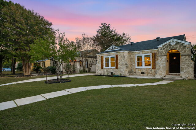 Image 3 of 27 For 170 Hermine