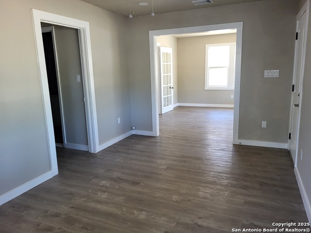 Image 13 of 25 For 2326 Basse Rd