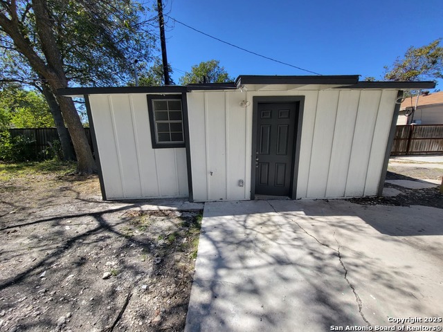 Image 21 of 25 For 2326 Basse Rd