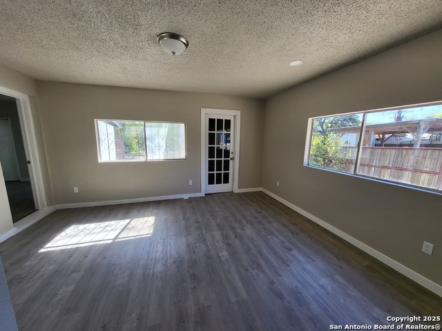 Image 4 of 25 For 2326 Basse Rd