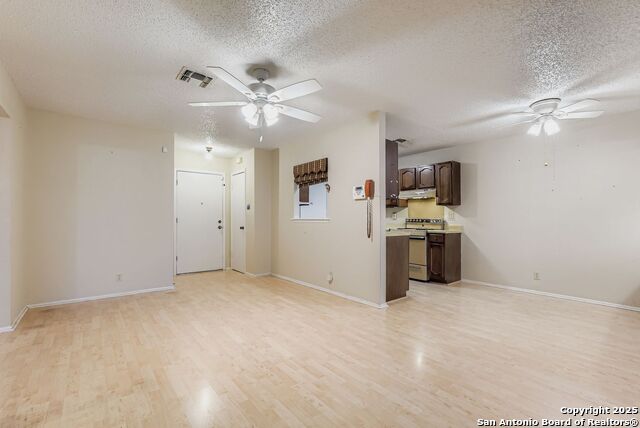 Image 14 of 28 For 10802 Green Heights Street