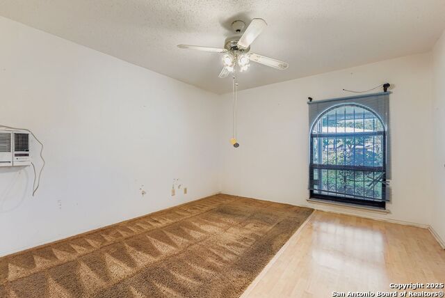 Image 17 of 28 For 10802 Green Heights Street