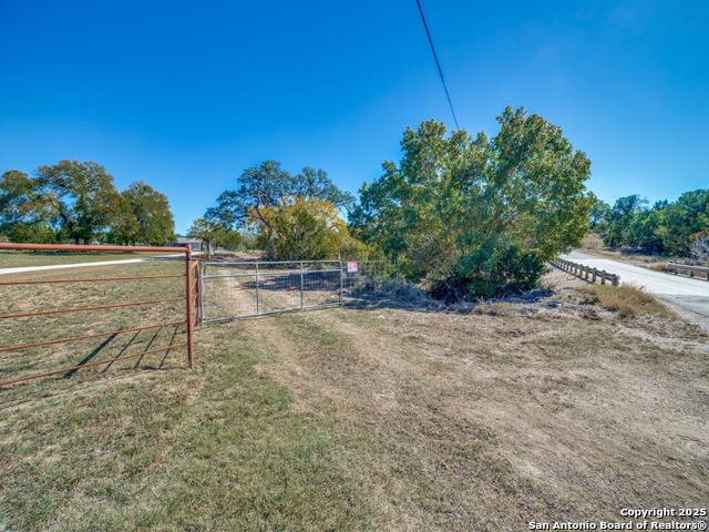 Image 3 of 13 For 475 Oakridge Lane