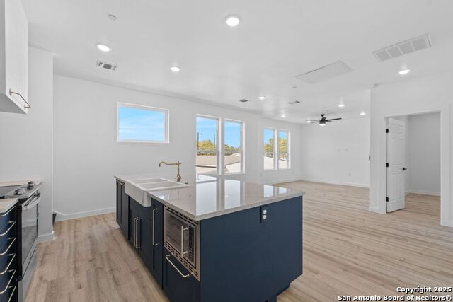 Image 12 of 34 For 106 Bank St  102