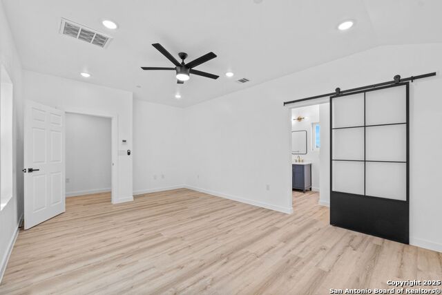 Image 27 of 34 For 106 Bank St  102