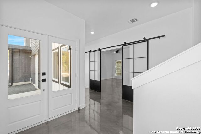 Image 5 of 34 For 106 Bank St  102