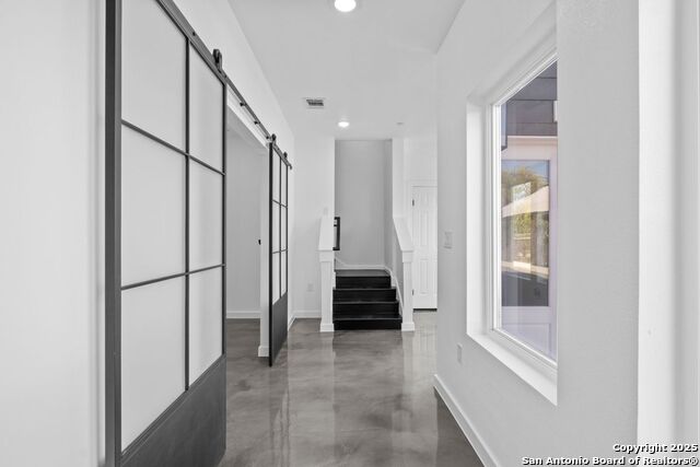 Image 6 of 34 For 106 Bank St  102