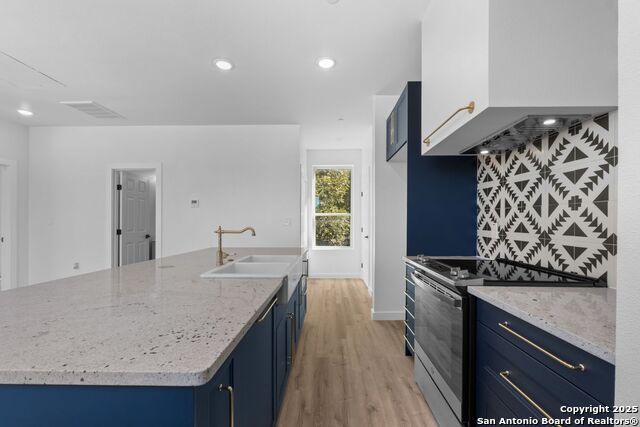 Image 14 of 34 For 106 Bank St  103