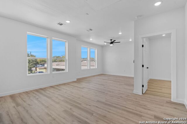 Image 18 of 34 For 106 Bank St  103