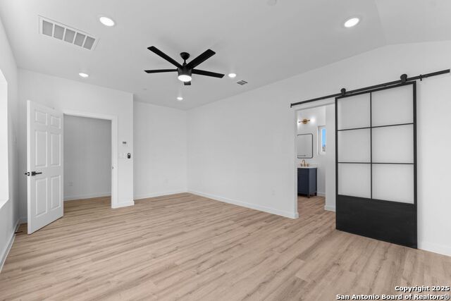 Image 27 of 34 For 106 Bank St  103