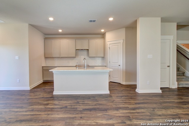 Image 12 of 28 For 2418 White Daisy Hill