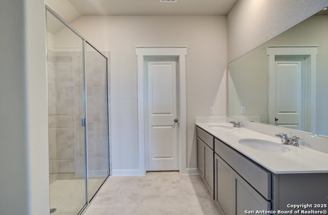 Image 15 of 28 For 2418 White Daisy Hill