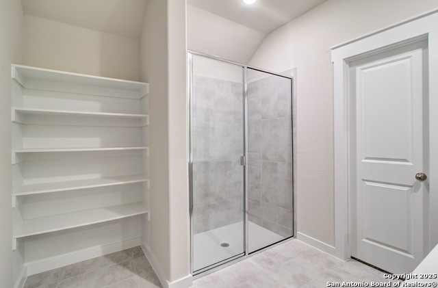 Image 17 of 28 For 2418 White Daisy Hill