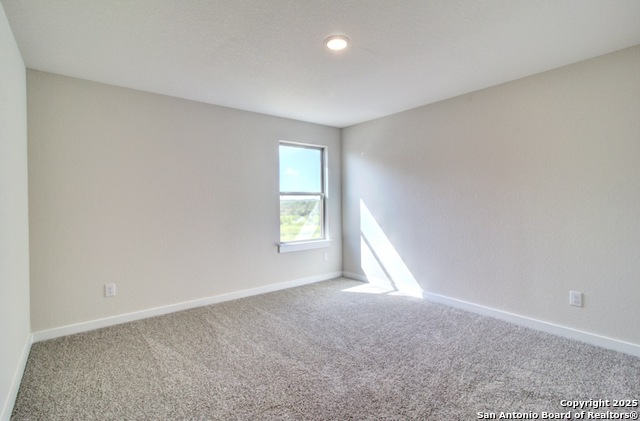 Image 24 of 28 For 2418 White Daisy Hill