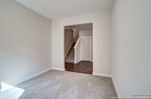 Image 7 of 28 For 2418 White Daisy Hill