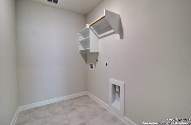 Image 8 of 28 For 2418 White Daisy Hill