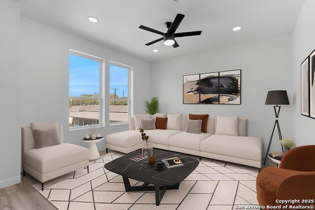 Image 20 of 33 For 106 Bank St  101